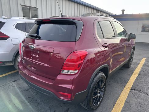 Used 2022 Chevrolet Trax LT w/ Driver Confidence Package image 3