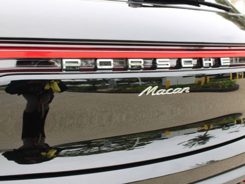 Certified 2026 Porsche Macan image 14