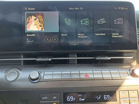 Used 2025 Hyundai Kona SEL image 9