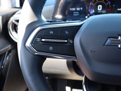 New 2027 Chevrolet Equinox LT w/ Convenience Package II FWD image 8