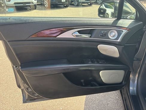 Used 2017 Lincoln MKZ Reserve w/ Luxury Package AWD/4WD image 9