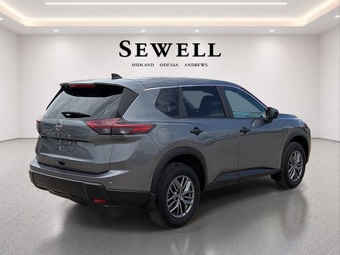 Used 2026 Nissan Rogue S FWD image 4