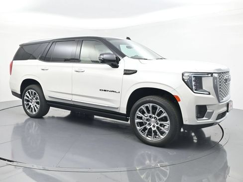 Used 2023 GMC Yukon Denali w/ Advanced Technology Package AWD/4WD image 5