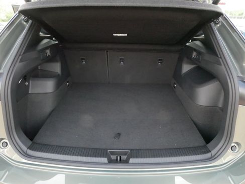 Certified 2025 Volkswagen Tiguan SEL R-Line AWD/4WD image 18