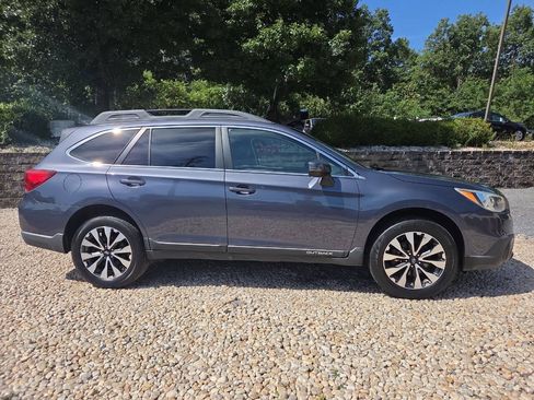 Used 2015 Subaru Outback 2.5i Limited AWD/4WD image 7
