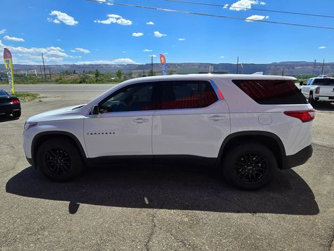 Used 2020 Chevrolet Traverse LS AWD/4WD image 4