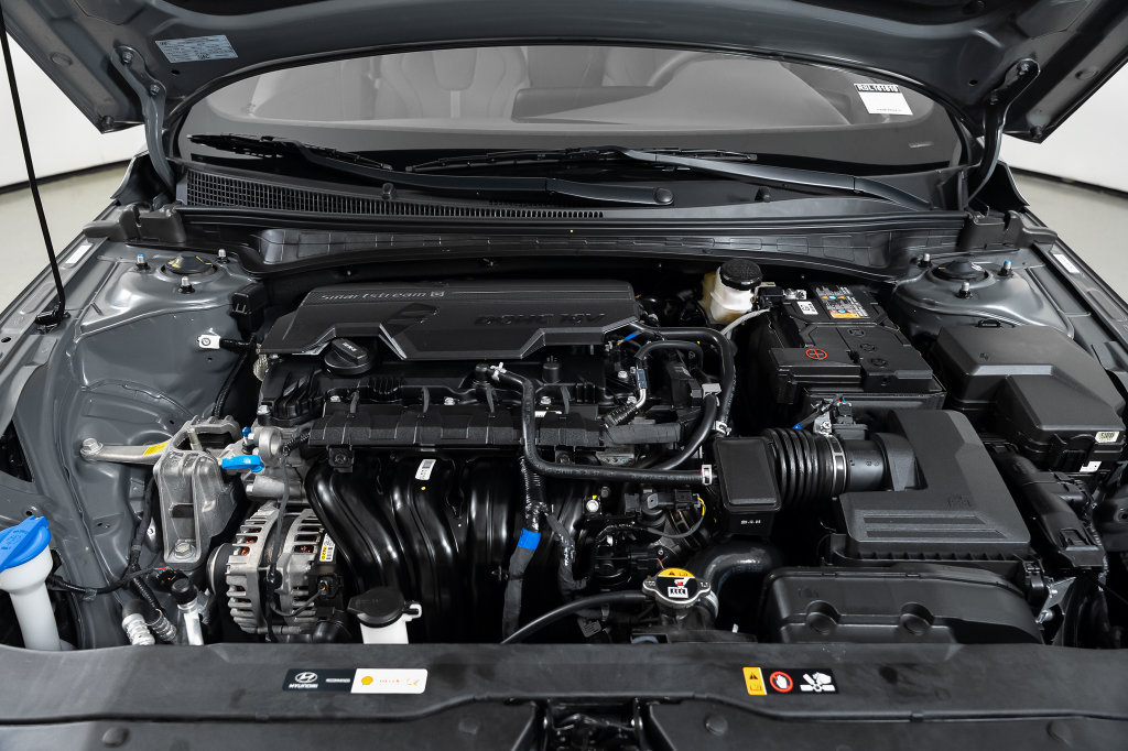 Certified 2026 Hyundai Elantra SE FWD image 23