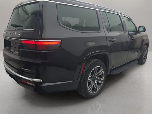 Used 2023 Jeep Wagoneer Series II image 3