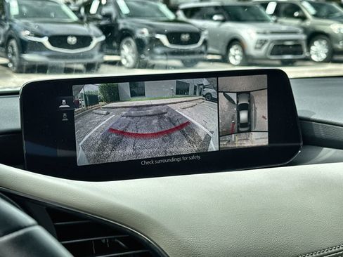 Used 2025 MAZDA MAZDA3 2.5 Turbo Sedan w/Premium Plus image 27