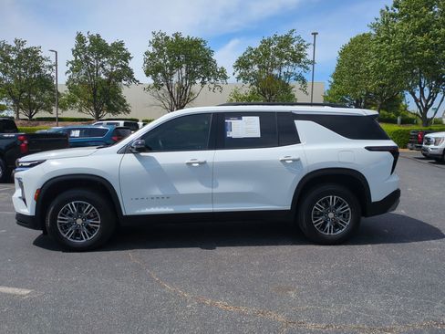 Used 2024 Chevrolet Traverse LT FWD image 7