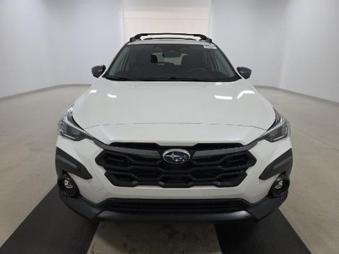 Used 2024 Subaru Crosstrek 2.5i Limited w/ Crosstrek Mirror Package image 2