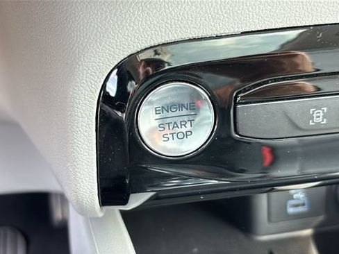 Used 2023 Ford Escape Active w/ Tech Pack #1 AWD/4WD image 12