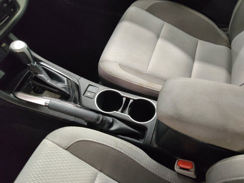 Used 2019 Toyota Corolla LE FWD image 26