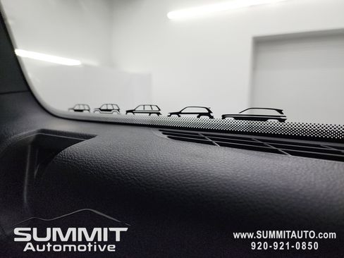 New 2025 Jeep Grand Cherokee Limited w/ Black Appearance Package image 32