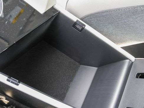 New 2026 Hyundai Elantra Limited FWD image 16