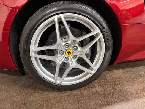 Used 2017 Ferrari California T image 24