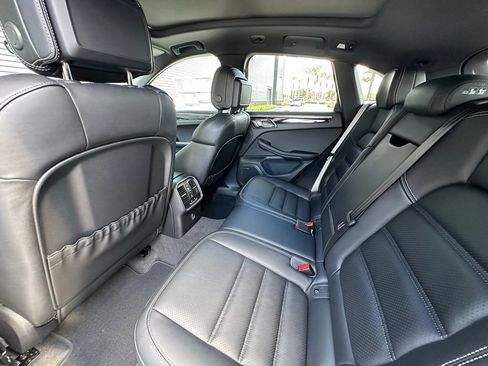 Used 2026 Porsche Macan S AWD/4WD image 38