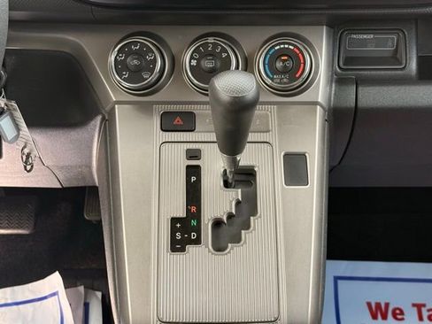 Used 2015 Scion xB FWD image 26