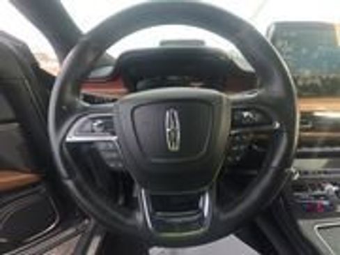 Used 2022 Lincoln Nautilus Reserve image 6