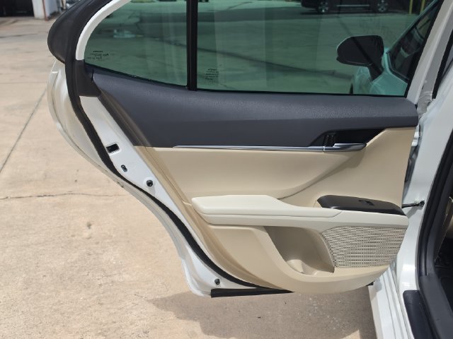 Used 2021 Toyota Camry LE FWD image 13