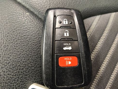 Used 2022 Toyota Camry SE w/ Convenience Package FWD image 32