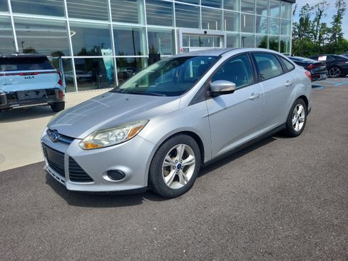 Used 2014 Ford Focus SE FWD image 3