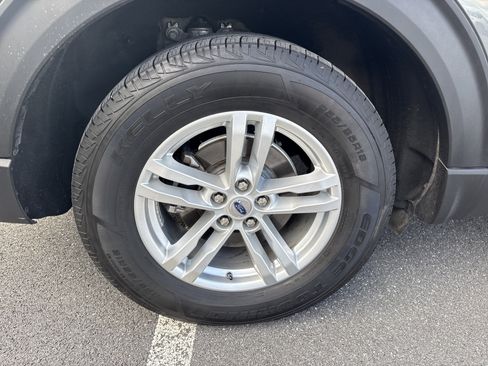 Used 2020 Ford Explorer XLT image 29