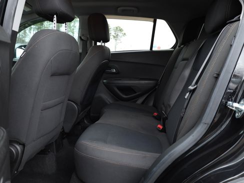 Used 2021 Chevrolet Trax LS w/ Tint and Cruise Package image 20