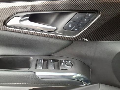 Used 2025 Chevrolet Traverse High Country FWD image 30