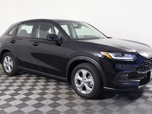 Used 2025 Honda HR-V LX image 2