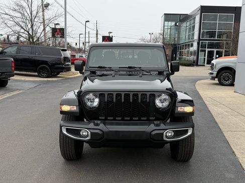 Used 2021 Jeep Gladiator Sport image 6