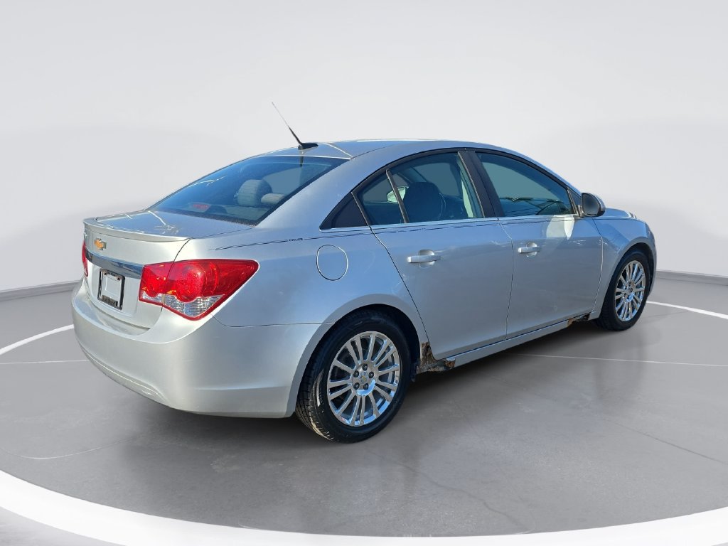 Used 2011 Chevrolet Cruze Eco FWD image 3