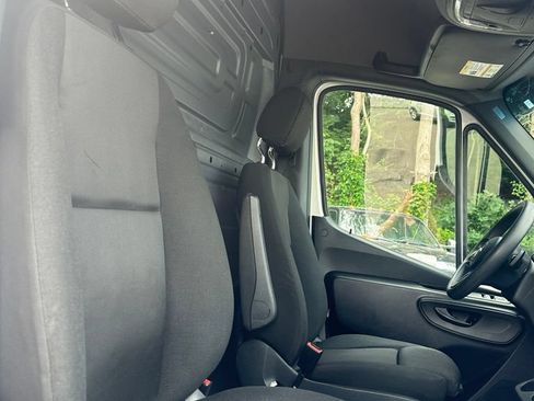 Used 2023 Mercedes-Benz Sprinter 2500 w/ Acoustic Package image 28