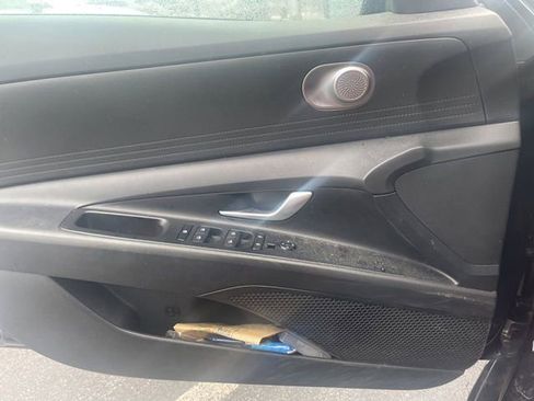 Used 2023 Hyundai Elantra SEL w/ Preferred Accessory Package image 16