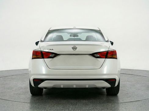 Used 2025 Nissan Altima 2.5 SV image 7