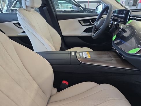 New 2026 Mercedes-Benz E 350 4MATIC Sedan image 10