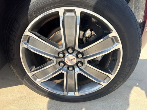Used 2017 GMC Acadia Denali w/ Technology Package FWD image 23