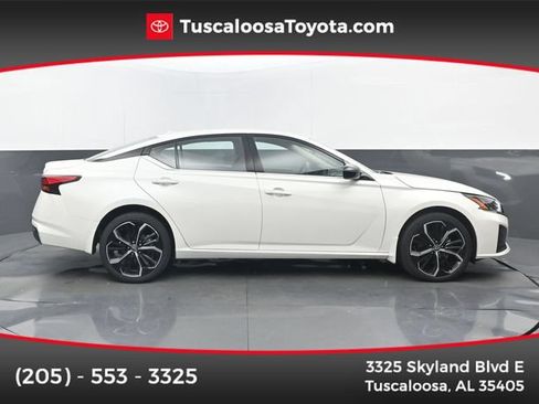 Used 2025 Nissan Altima 2.5 SR AWD/4WD image 1