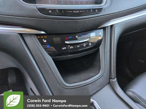 Used 2018 Cadillac XT5 Premium Luxury FWD image 17