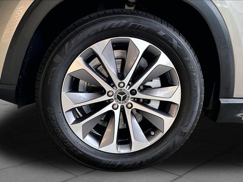 Used 2023 Mercedes-Benz GLE 350 4MATIC w/ Premium Package image 11