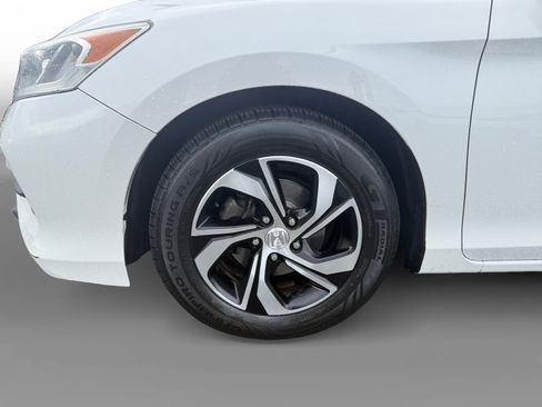 Used 2016 Honda Accord LX image 9