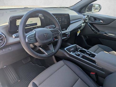 New 2026 Chevrolet Equinox LT w/ Convenience Package II FWD image 3