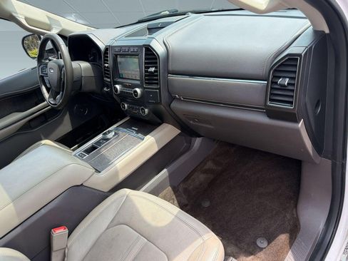 Used 2018 Ford Expedition Limited w/ Equipment Group 302A RWD image 31