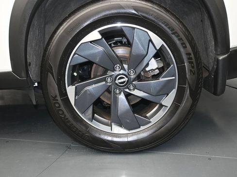 Used 2026 Nissan Rogue SV AWD/4WD image 14