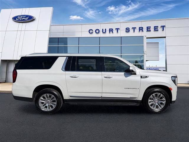 Used 2024 GMC Yukon XL Denali AWD/4WD image 4