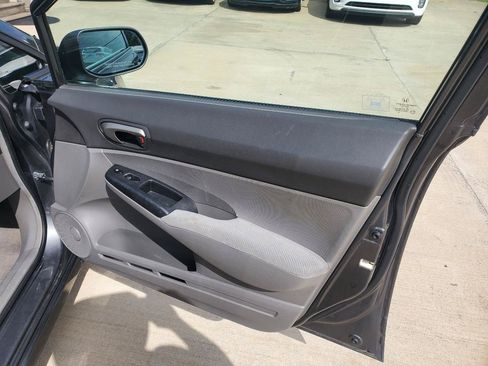Used 2010 Honda Civic LX image 6