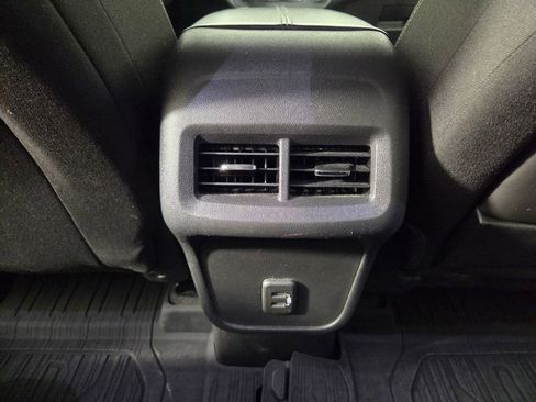 Used 2022 GMC Terrain SLE w/ Driver Convenience Package FWD image 24