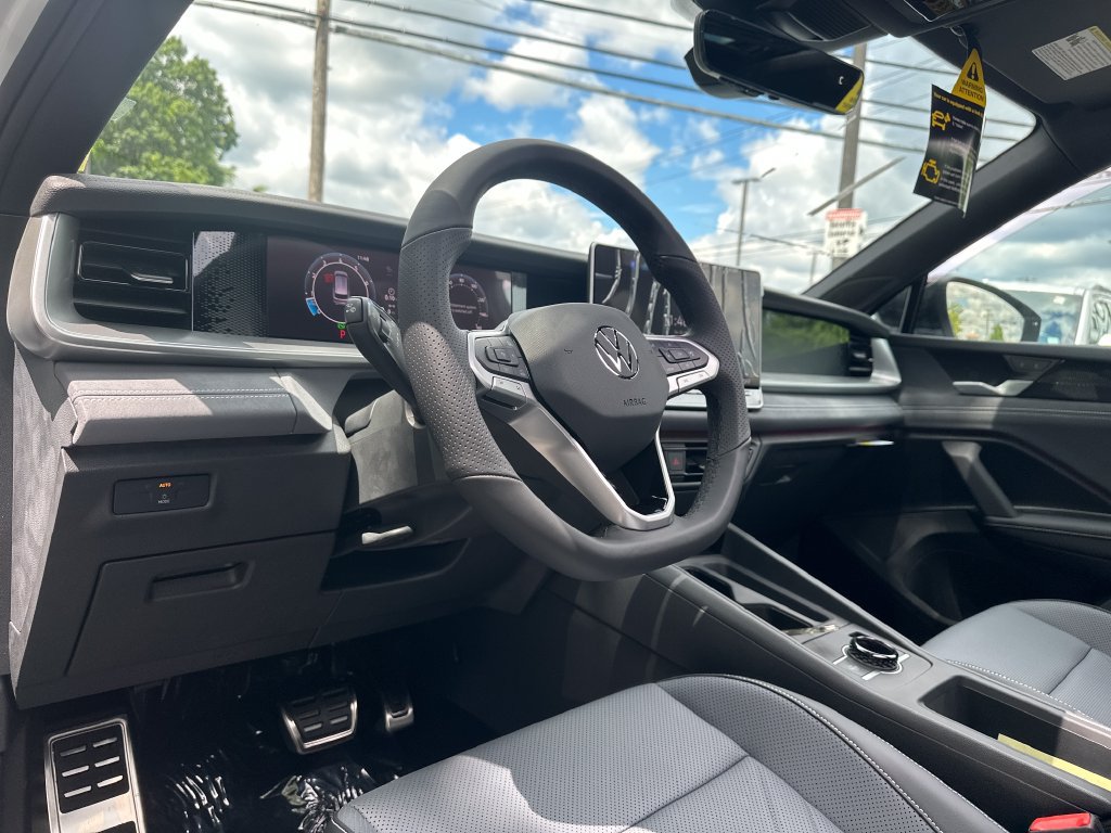 New 2026 Volkswagen Tiguan SE R-Line AWD/4WD image 10