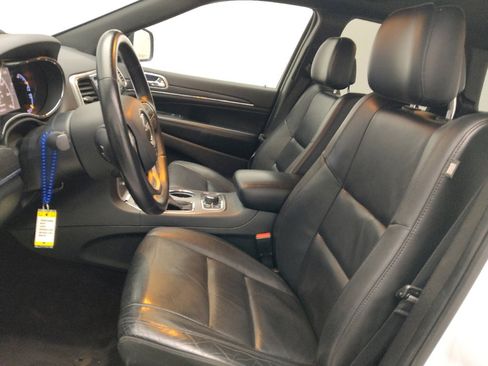 Used 2018 Jeep Grand Cherokee Limited AWD/4WD image 17