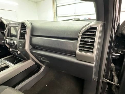 Used 2019 Ford Expedition Max XLT image 12